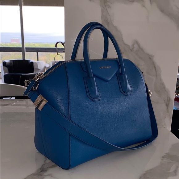 Givenchy Electric Blue Large Antigona Leather Handbag - Picture 2 of 13